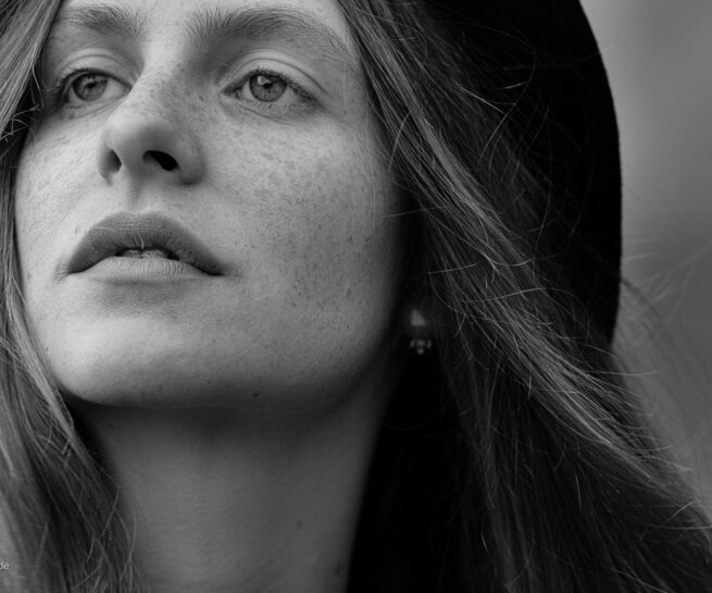 Portrait "Dafna with head"