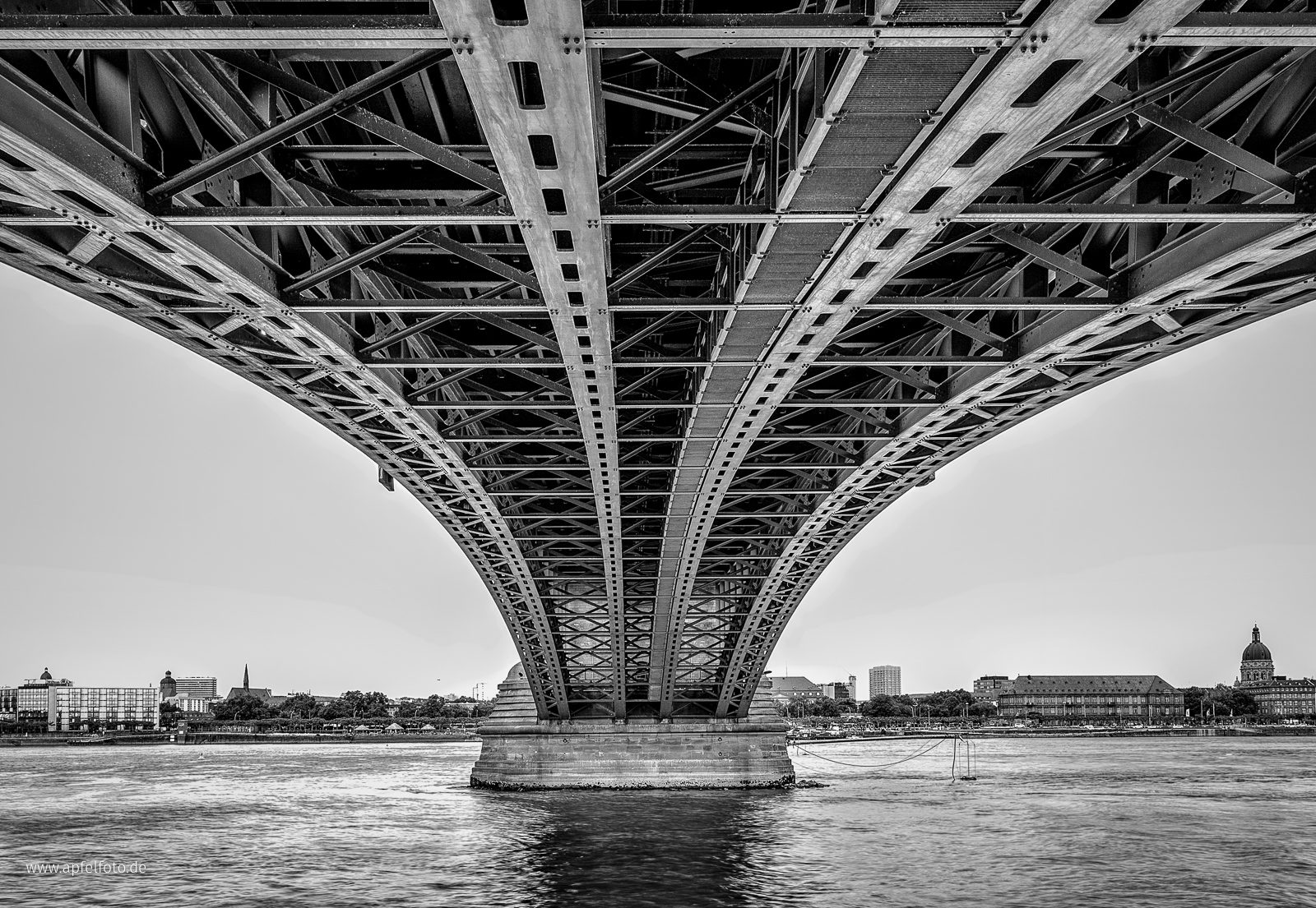 Theodor-Heuss Bridge, Mainz–Wiesbaden