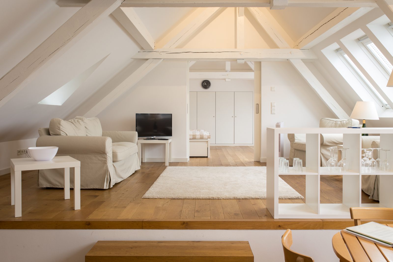 Interior Guestroom Reverchon